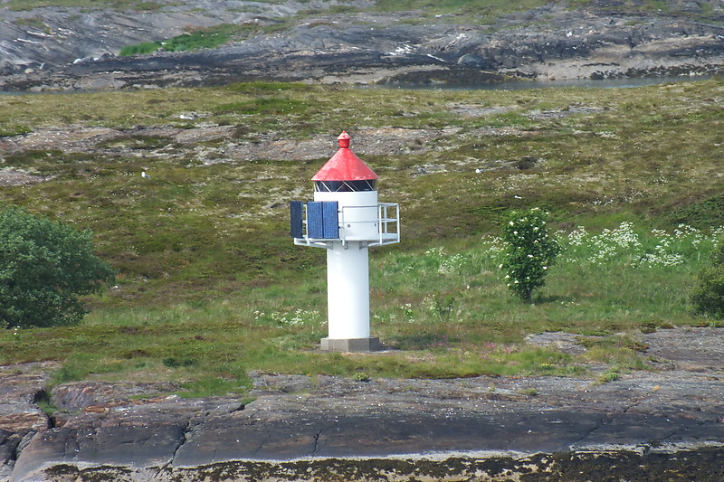 Sore Soroyholmen lighthouse
Keywords: Alstfjord;Helgeland;Norway;Norwegian Sea