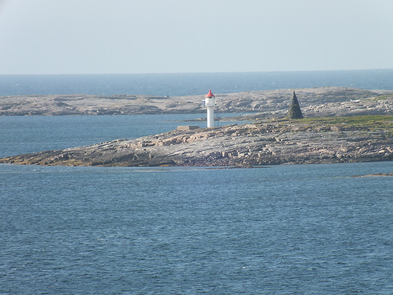 Sorstott lighthouse
Keywords: Stottvaer;Norway;Norwegian Sea