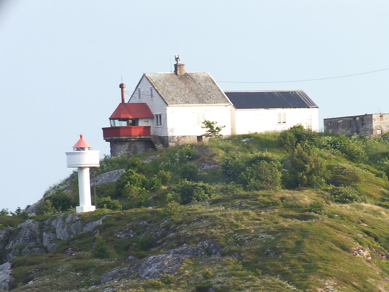 Bjornoy old and new Lighthouses
Keywords: Landegode;Vestfjord;Norway;Norwegian sea