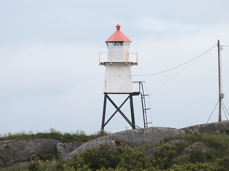 Henningsvaer lighthouse
Keywords: Lofoten;Vestfjord;Norway;Norwegian sea