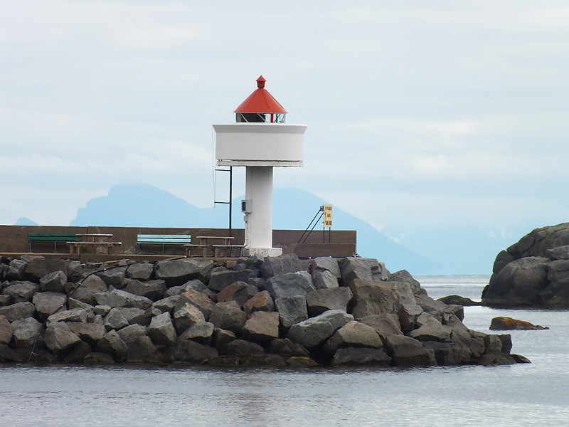 Balstadoy mole lighthouse
Keywords: Lofoten;Vestfjord;Norway;Norwegian sea