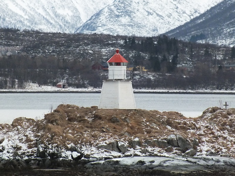 Fiskholmen lighthouse
Keywords: Sortlandsund;Vesteralen;Norway