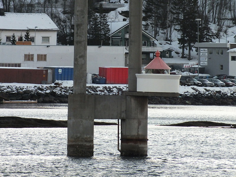 Bjørnhiskjær lighthouse
Keywords: Gisund;Finnsnes;Norway;Norwegian sea