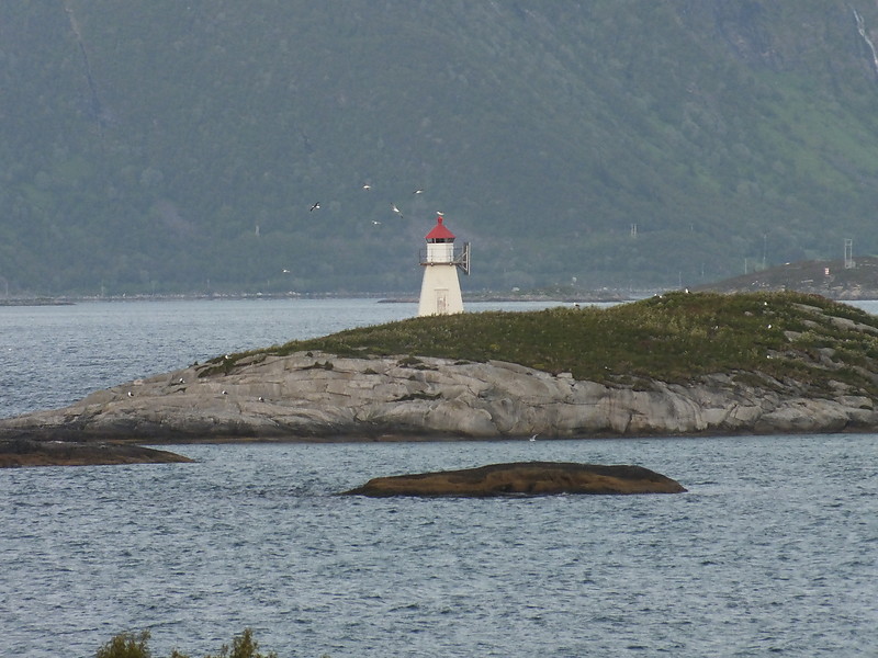 Sommarøy lighthouse
Keywords: Kvaloya;Norway;Norwegian Sea