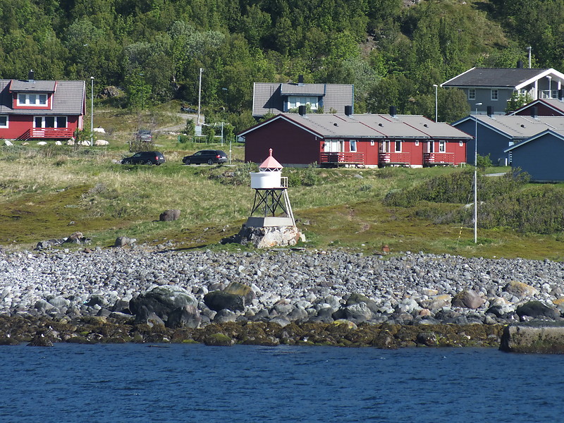 Oksfjord / Ystneset lighthouse
Keywords: Oksfjord;Norway;Norwegian sea