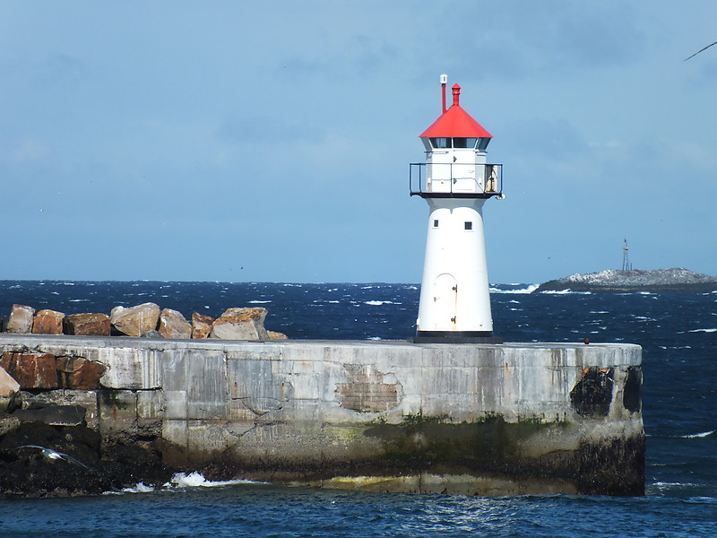 Vardø Harbour lighthouse
Keywords: Vardo;Norway;Barents sea