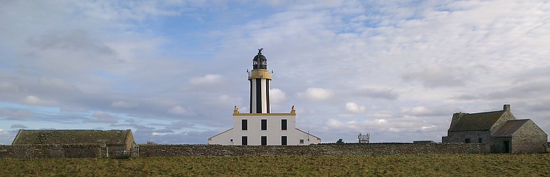 Start Point lighthouse
Rotating Fresnel Lens, Solar Powered, White/Black Striped Tower, Owned and Maintained by the Northern Lighthouse Board
Keywords: Orkney islands;Scotland;United Kingdom;North sea