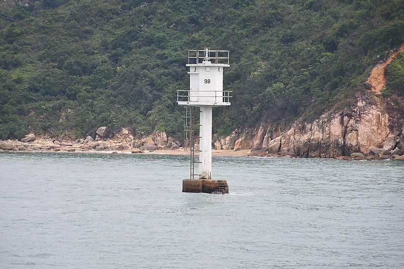 Shek Kok Tsui light
Beacon near Shek Kok Tsui
Keywords: China;Hong Kong;South China Sea;Offshore