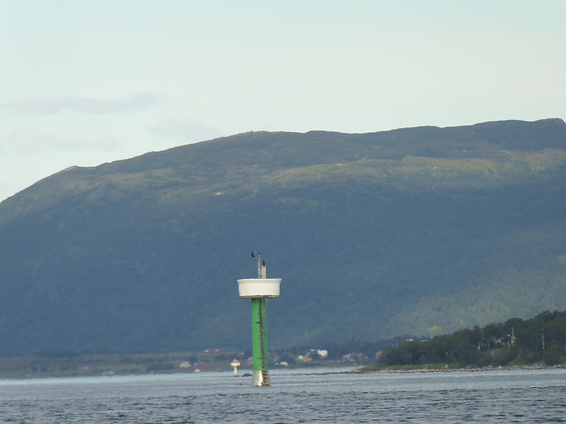 Sandneset light
Keywords: Norway;Norwegian sea;Kvaloya;Tromso