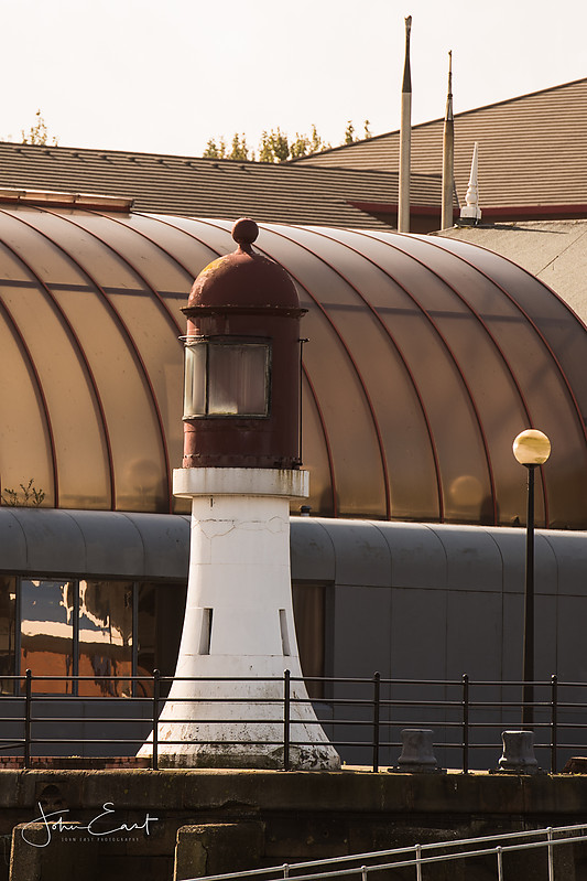 Birkenhead / Woodside Ferry lighthouse
Keywords: Liverpool Bay;Mersey;United Kingdom;England;Birkenhead