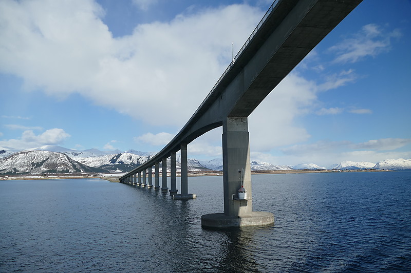 Hadsel bridge light
Keywords: Stokmarknes;Norway