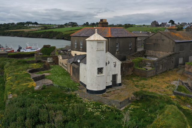 Duncannon Fort Lighthouse
Keywords: Ireland;Celtic sea;Duncannon